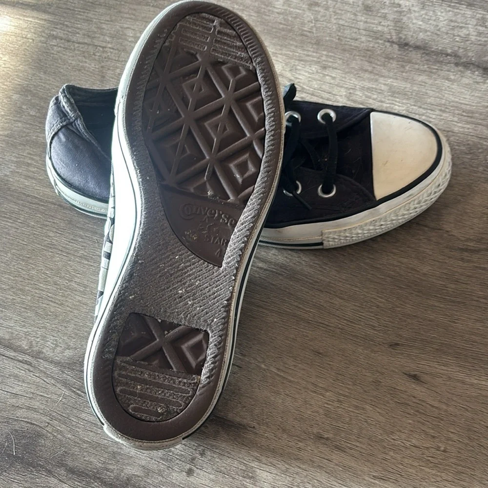 Converse Chucks Black and White Sneakers size 6 - Picture 7 of 7